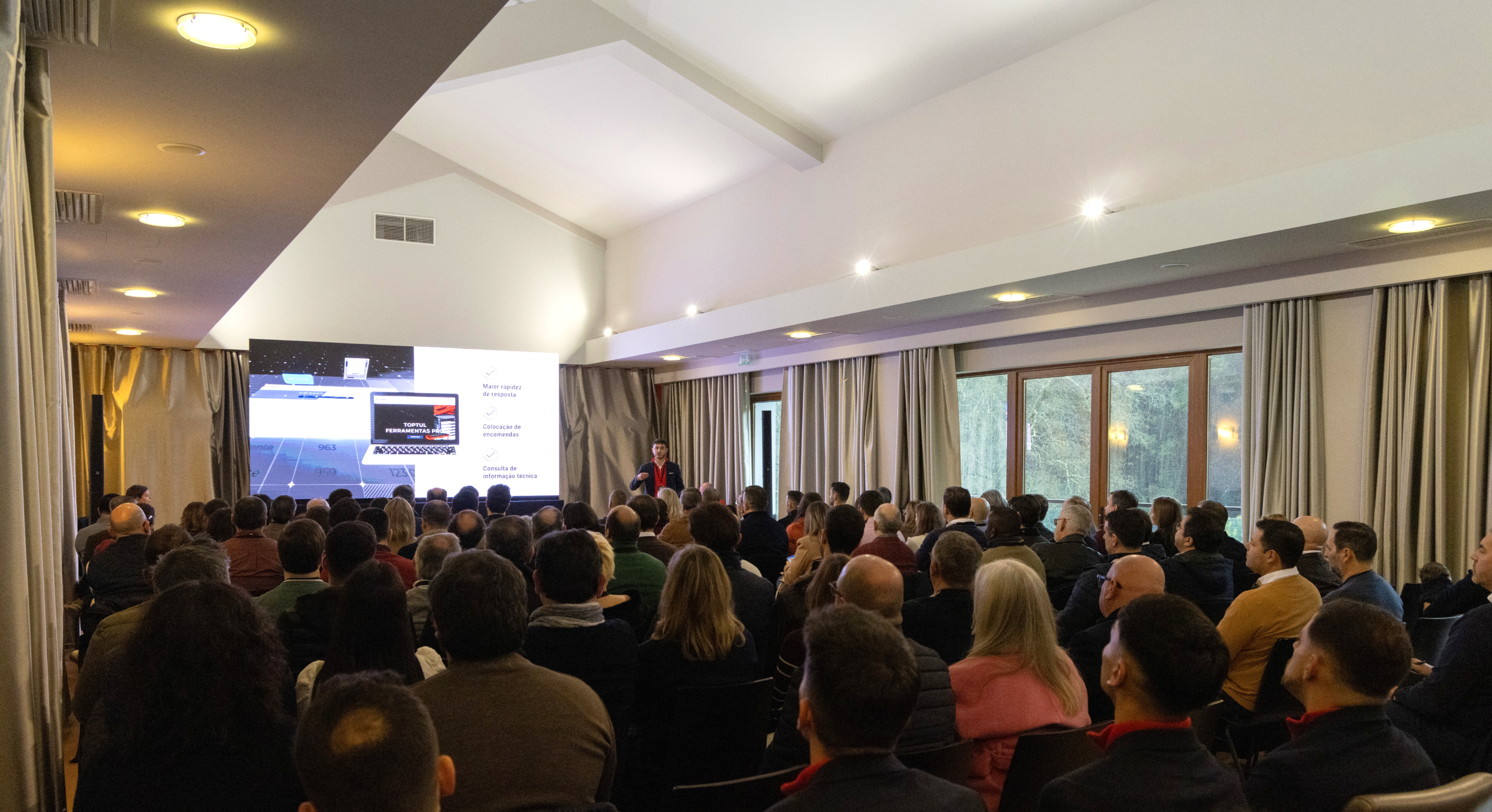 Qucaan reúne distribuidores e apresenta oficialmente a Rotake na Reunião de Distribuidores 2026